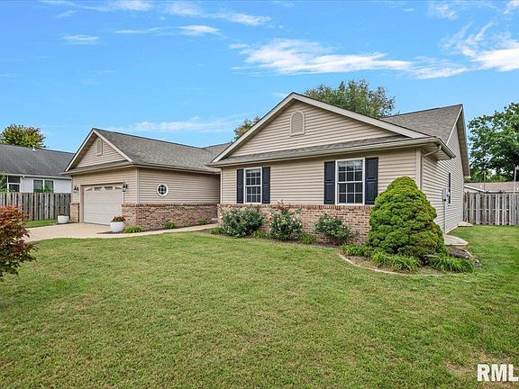 2nd image of 3505 Tamarak Dr