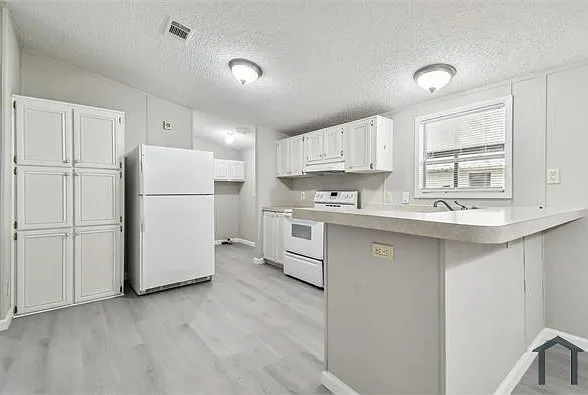 10607 Bay Hills Cir — Photo 6