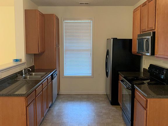 4th image of 1800 Lake Carolina Dr #1