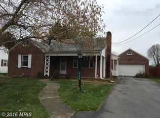 520 Woodstock Rd, Chambersburg, PA 17201