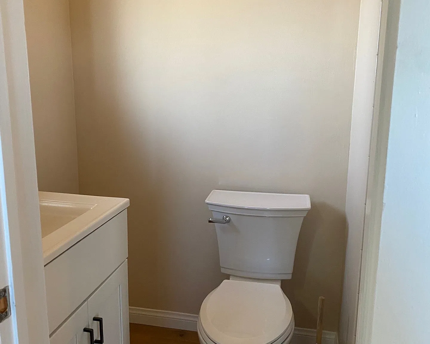 Studio, 300 sqft, $1,100 — Photo 1