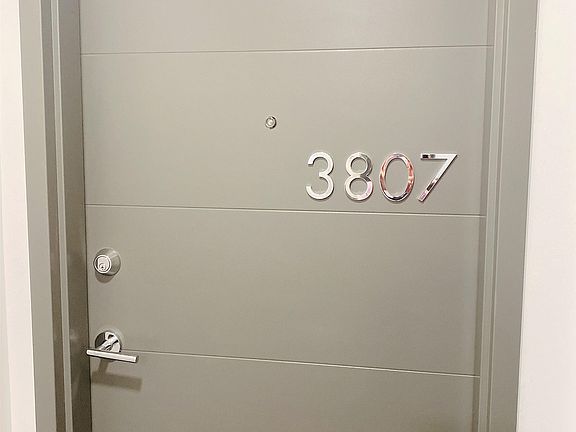 5th image of 4650 Brentwood Blvd #3807