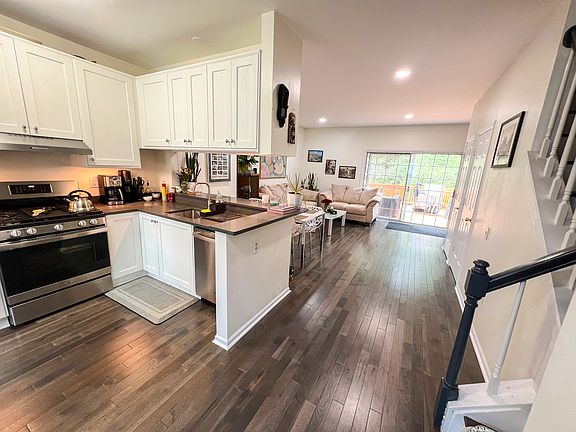 3rd image of 7220 Stover Ct