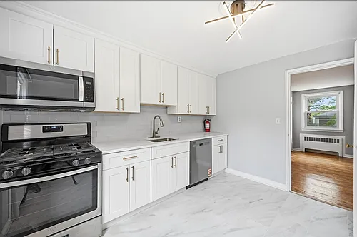 445 Morris Ave Photo 1