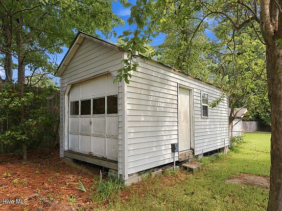 4th image of 203 Mercer Road