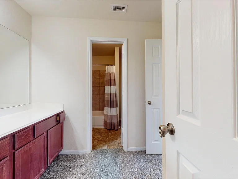 2102 Red Cedar Trl — Photo 36