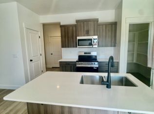 5722 S Weehawken Ln, Saint George, UT 84790