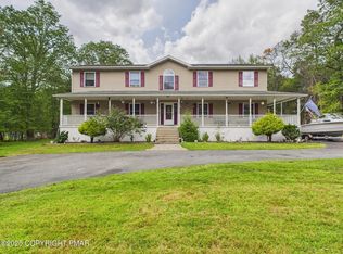 218 Spruce Run Dr, Dingmans Ferry, PA 18328
