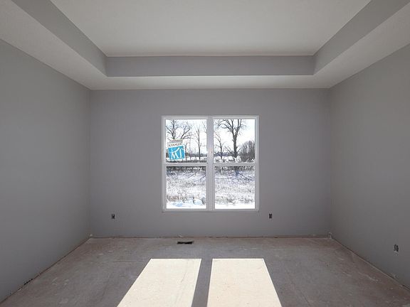 2nd image of 3013 Darby Downs Rd