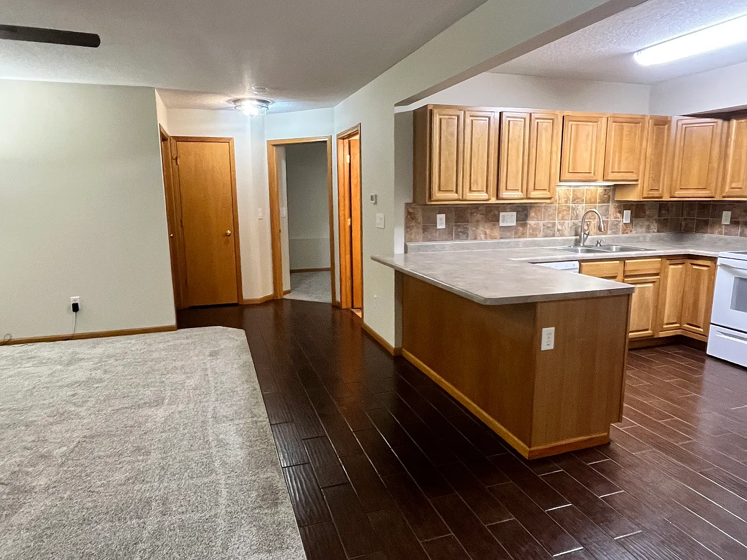 409 James Blvd — Photo 3