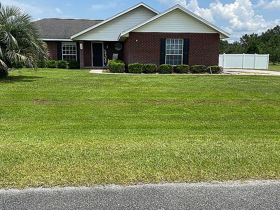 2nd image of 114 SW Haver Hill Gln