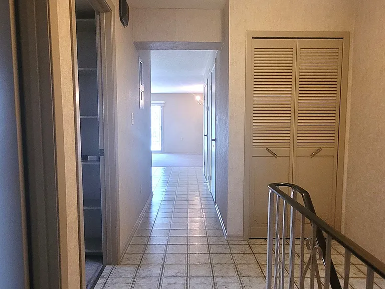 325 Fairview Dr #3 — Photo 4