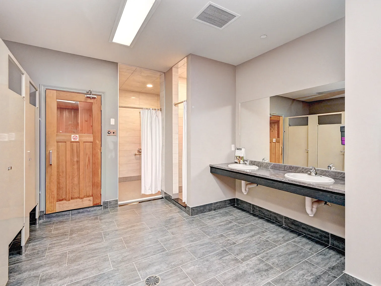 Ouellette Tower Apartments — Photo 1