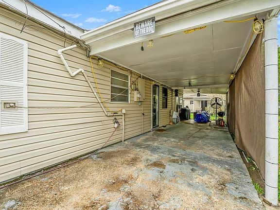 2nd image of 2803 Hinton Dr