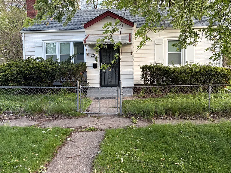 235 E 20th Ave — Photo 25