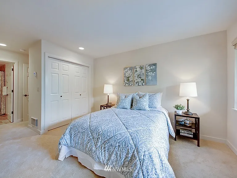 401 100th Ave NE #107 — Photo 8