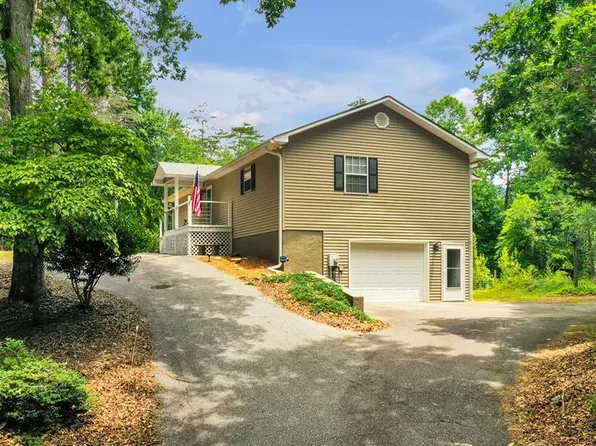 5111 Summer Wood Ln, Young Harris, GA 30582