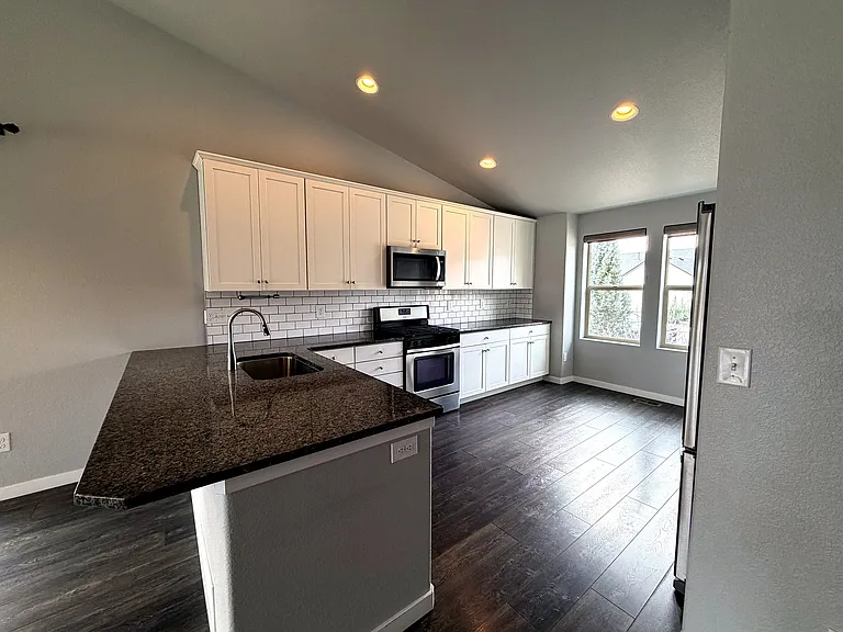 15661 Lake Mist Dr — Photo 3