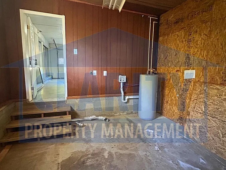 912 Fairmont Ave NW — Photo 11