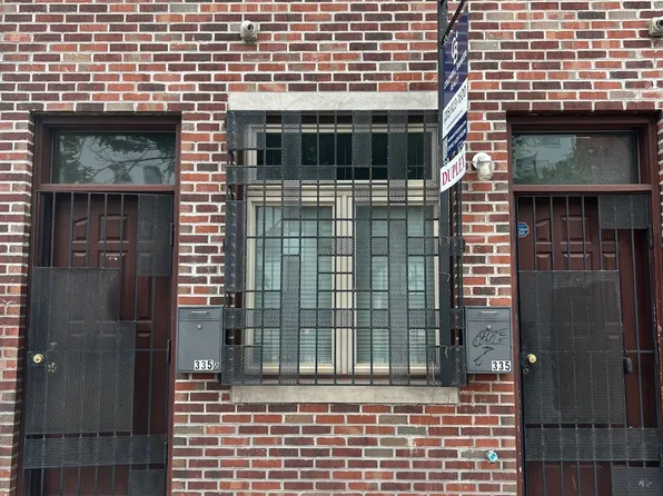 1-335 W Girard Ave, Philadelphia, PA 19123