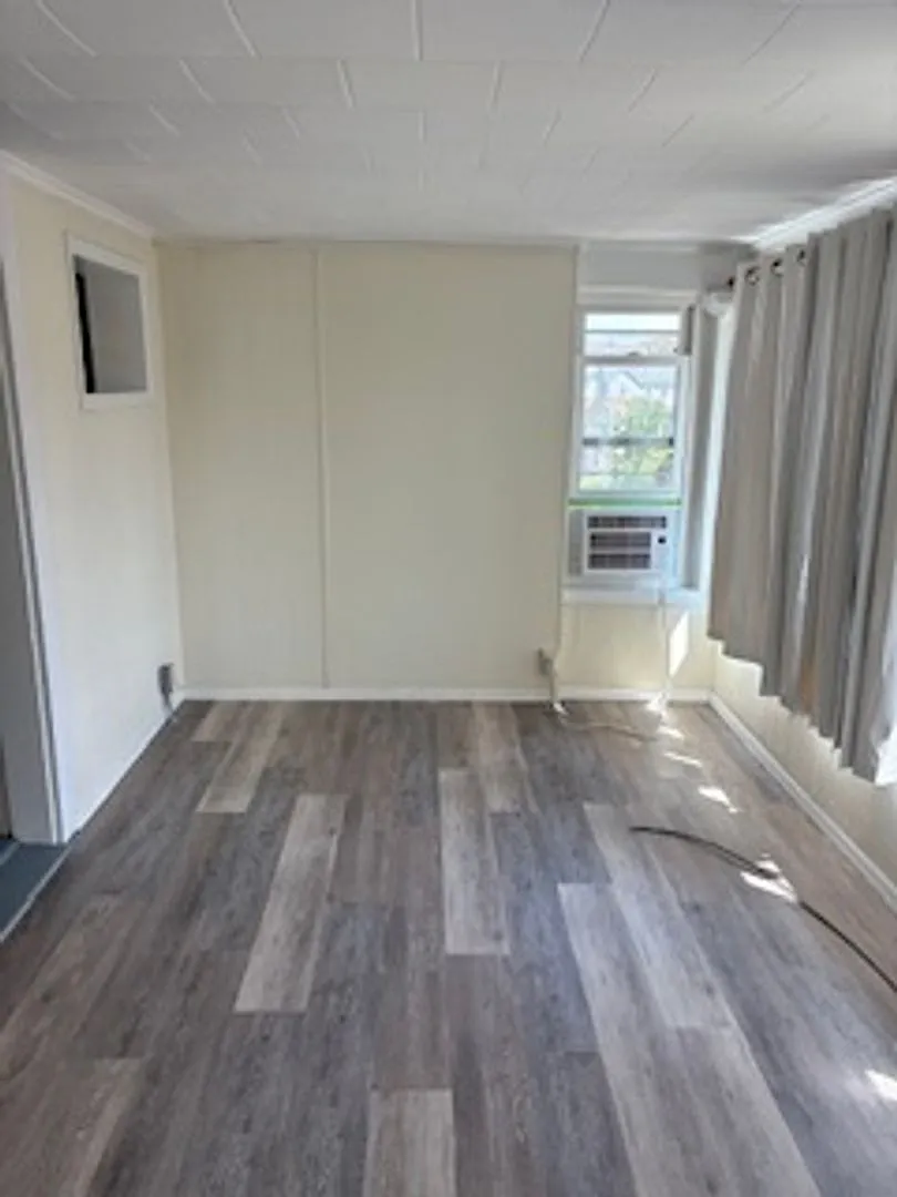 580 Wilson St - Apt 3 — Photo 3
