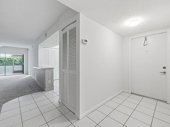 4th image of 9633 Riverside Dr APT E3