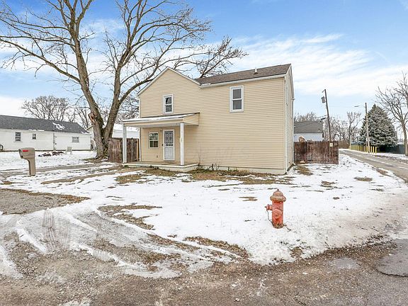 3rd image of 300 Loxley Dr