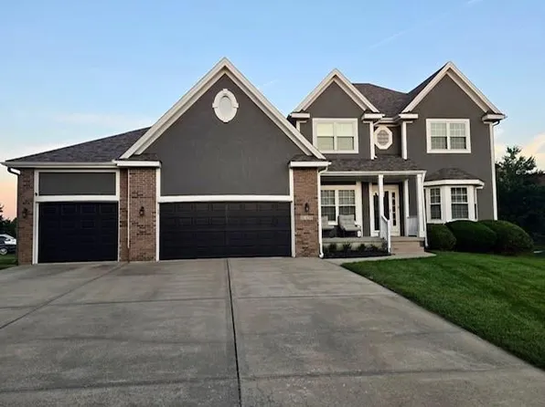 4001 SW Boulder Dr, Lees Summit, MO 64082