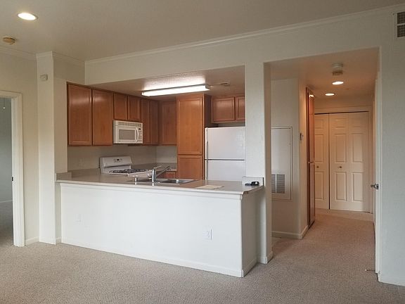 4th image of 5201 Laguna Oaks Dr Unit 166
