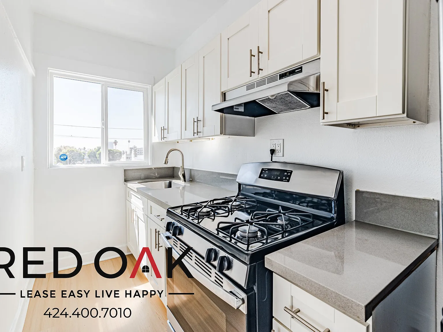 ~1 Month Free~ Cozy Studio With Stainless Steel Appliances, Air Conditioning And On-Site Laundry ... — Photo 2