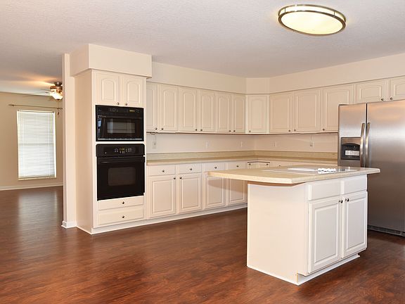4th image of 209 Timber Ridge Cir