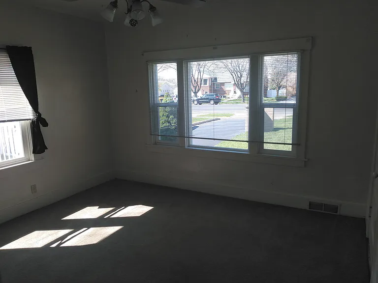 454 W 200 N — Photo 6