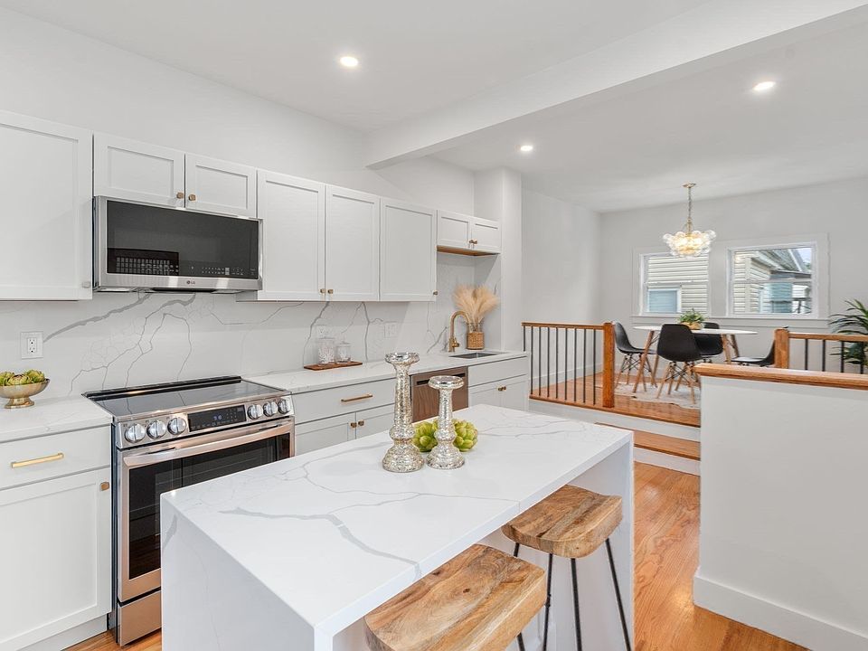 1st image of 22 Charnwood Rd #2