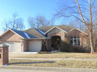 2775 S Pembrook Ave, Springfield, MO 65807