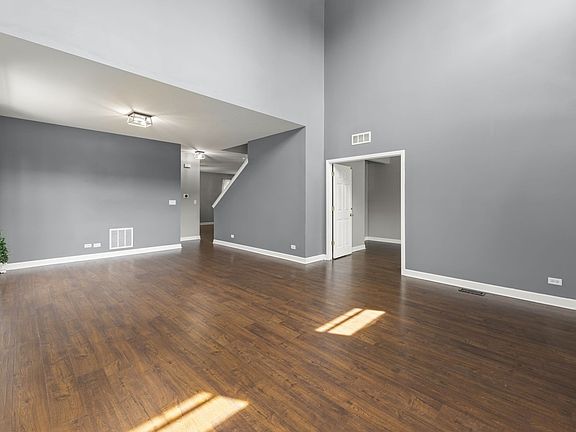 4th image of 802 Barton Dr