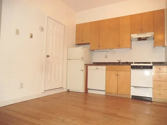 Rented by Citi Habitats | media 22