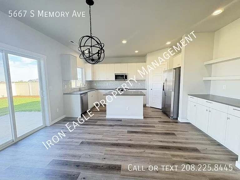 5667 S Memory Ave — Photo 4