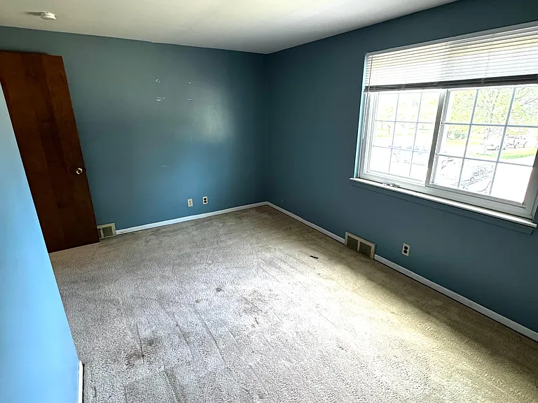 10922 Chicago Rd — Photo 20