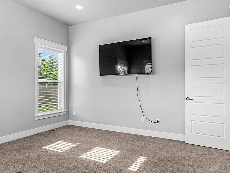 2934 E Murchison St — Photo 14