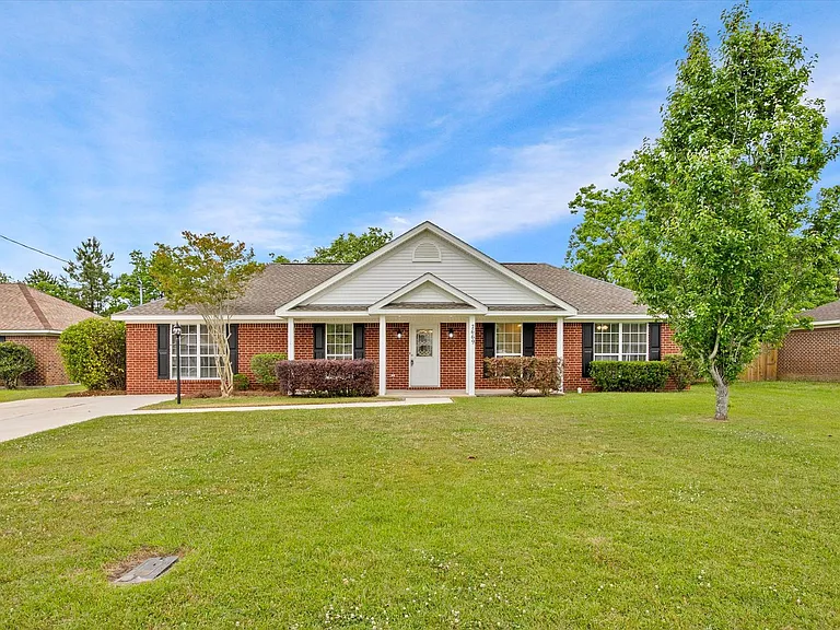 7669 Willard Ct — Photo 1