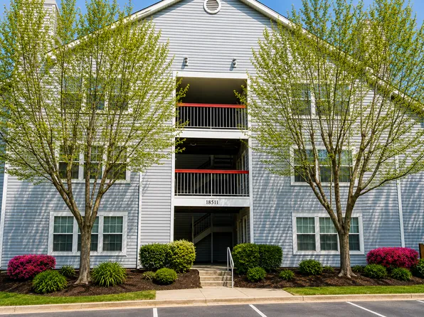 18501 Fairlight Dr #330, Montgomery Village, MD 20886