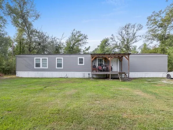 630 Dickerson Rd, Dequincy, LA 70633