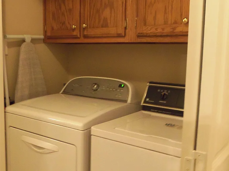 140 Center Springs Dr — Photo 15