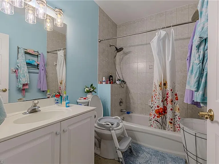 2120 Cay Lagoon Dr #222 — Photo 16