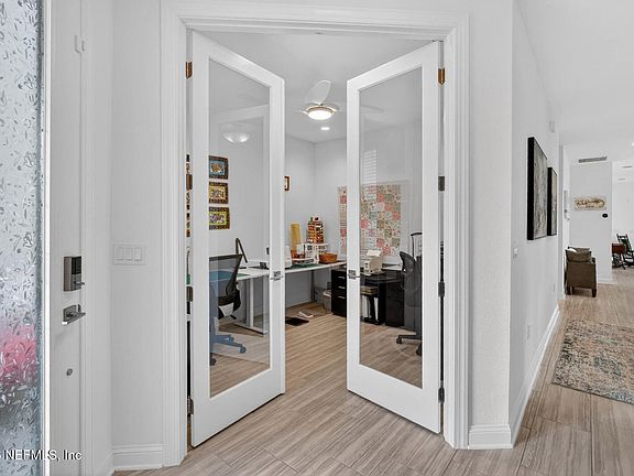 5th image of 2 HUXLEY Avenue