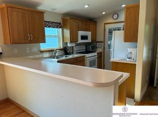 107 E Riverview Dr, Blair, NE 68008