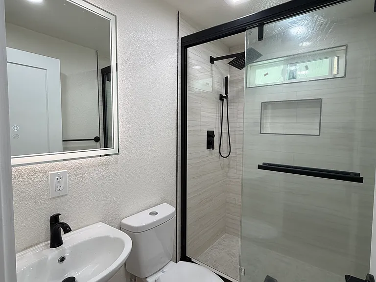 1013 Treadwell Ave — Photo 4