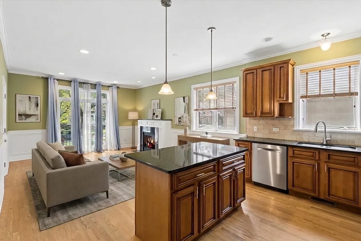 4 bed, 3.5 bath, 2400 sqft, $3,500 — Photo 4