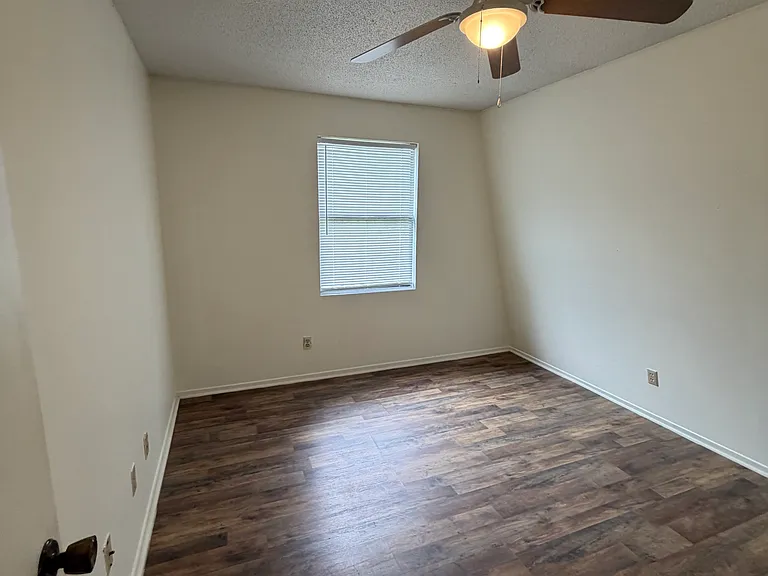 2300 Rusty Ln #17 — Photo 4
