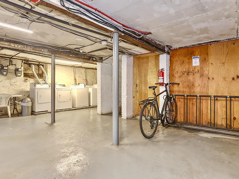 275 Webster Ave #2 — Photo 13